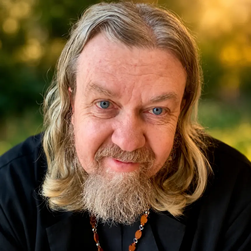 Священник Владимир Маглена
